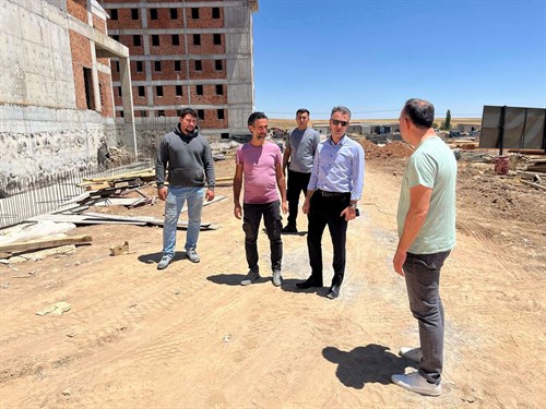 İLÇEMİZDE KYK YURT BİNASININ İNŞAAT ÇALIŞMALARI DEVAM EDİYOR…